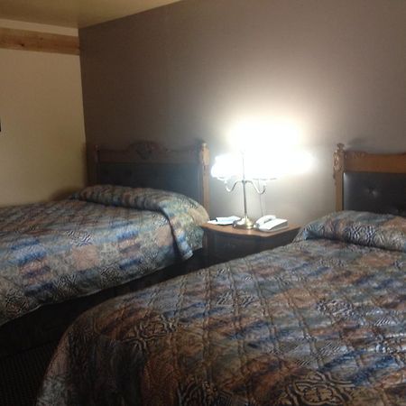 Executive Inn Goliad Room photo